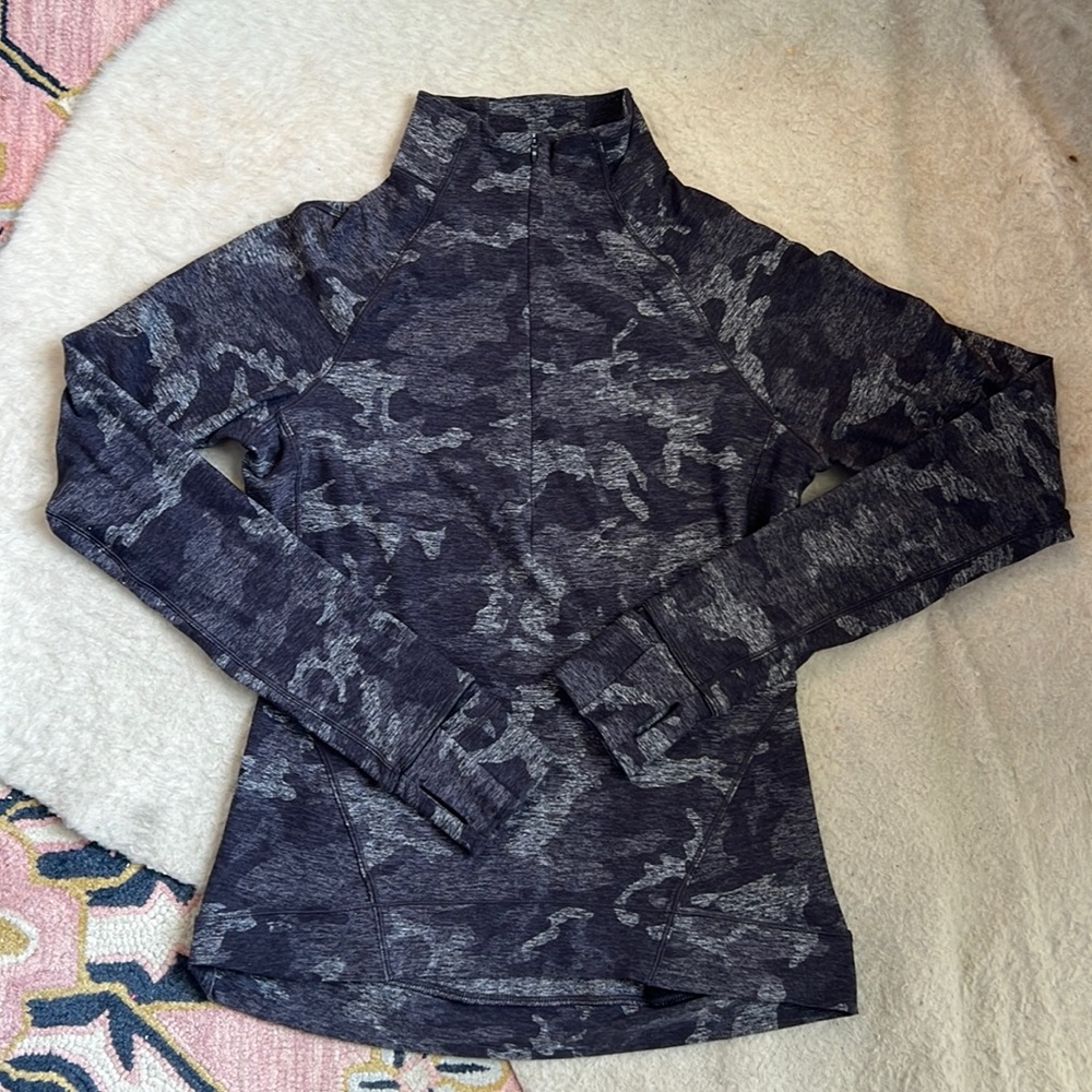 Never worn camo Lululemon Pullover size 6.